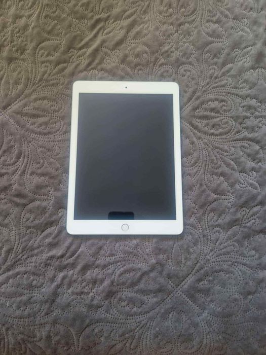 Sprzedam iPad'a.