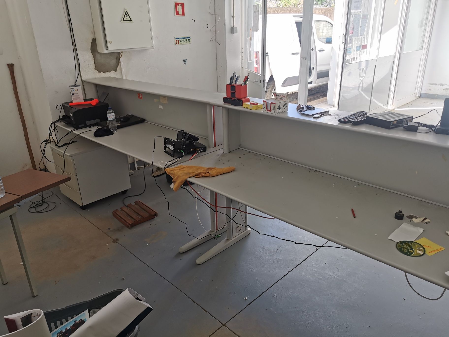 Secrcretária com balcão em L