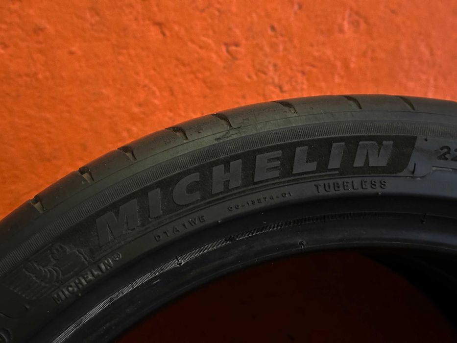 Pneus Michelin Pilot Sport 4 - 225/45/19 - Muito bons