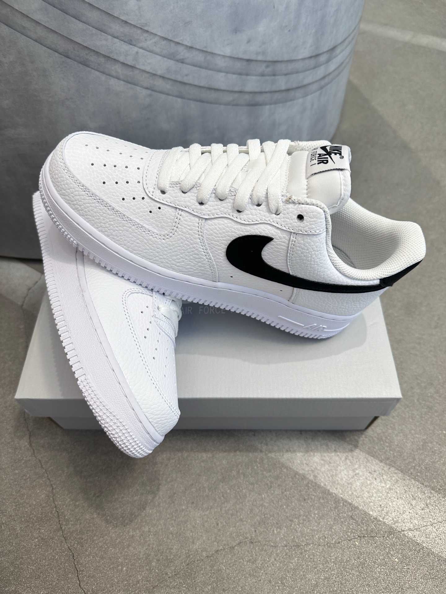 White Black\Air F1\Nike\nowy UnisexTrampki.43