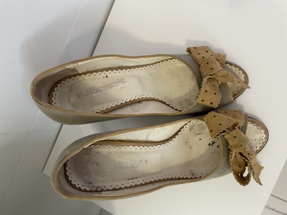 Pantofle Signature włoskie skóra naturalna szpilki otwarte palce