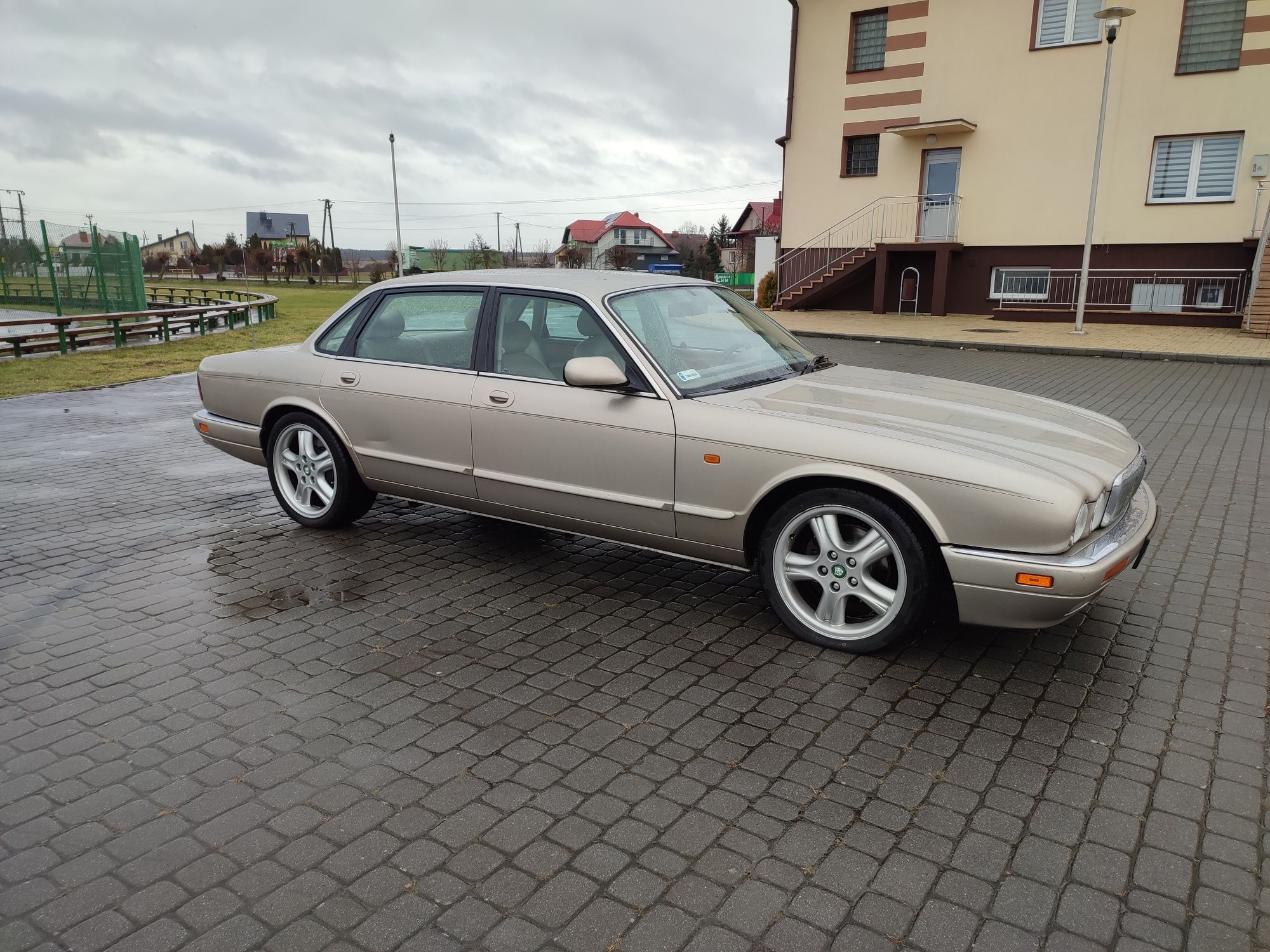 Sprzedam jaguar XJ6