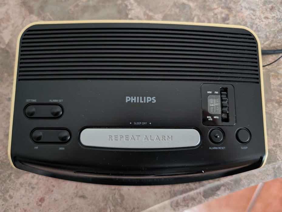 Rádio Relógio Philips – Funcional e em bom estado