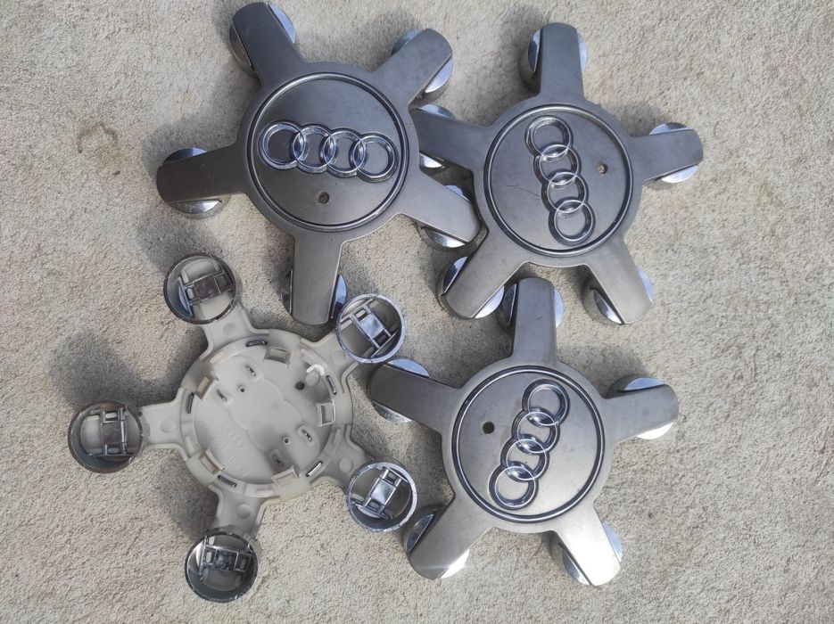Ковпачки Audi зірочка