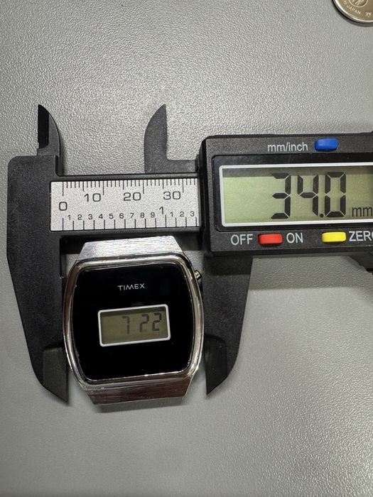 Zegarek Timex K cell vintage LCD uszkodzony (znikajace segmenty)