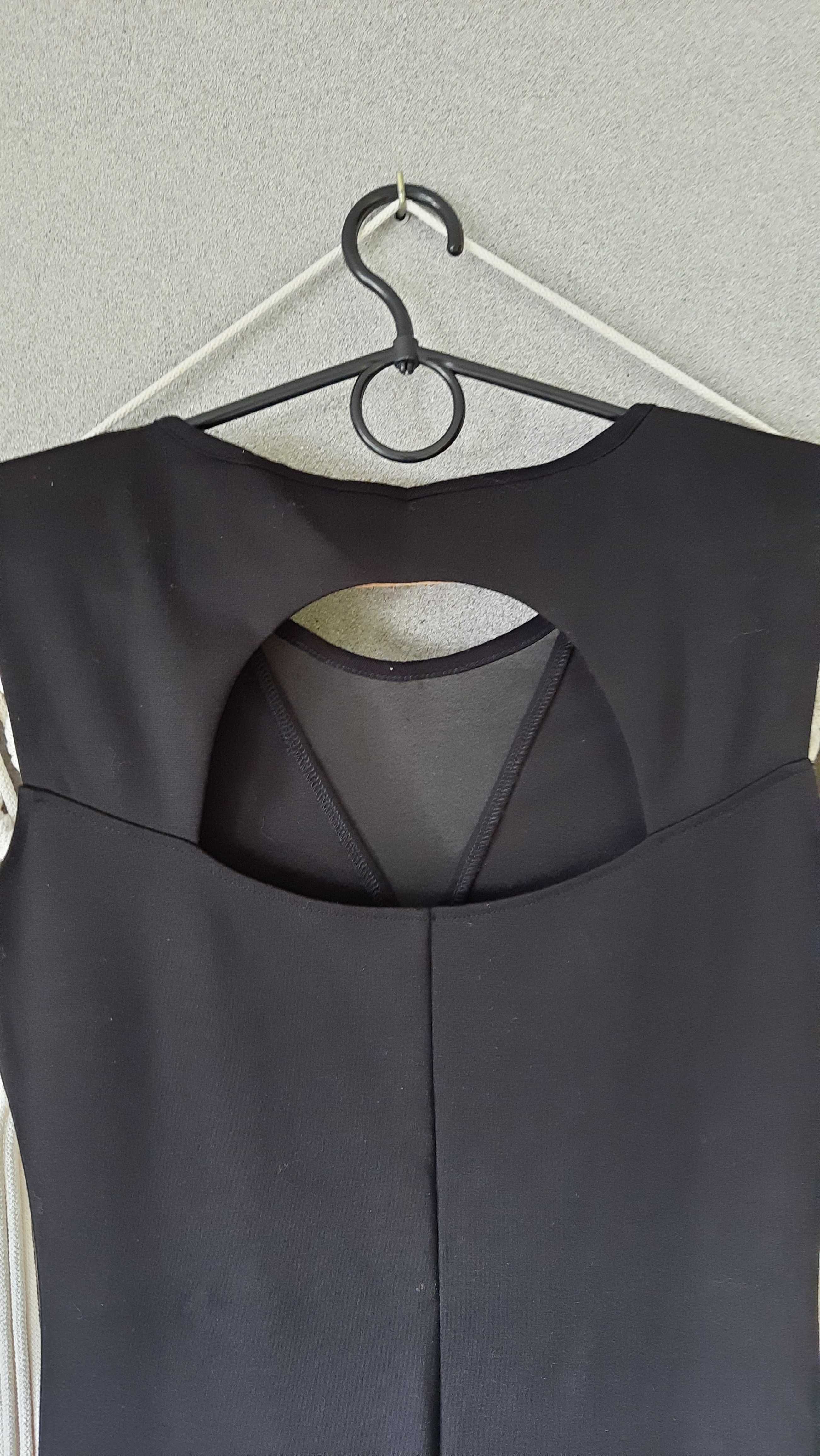 Reserved mini czarna sukienka kamienie S/36