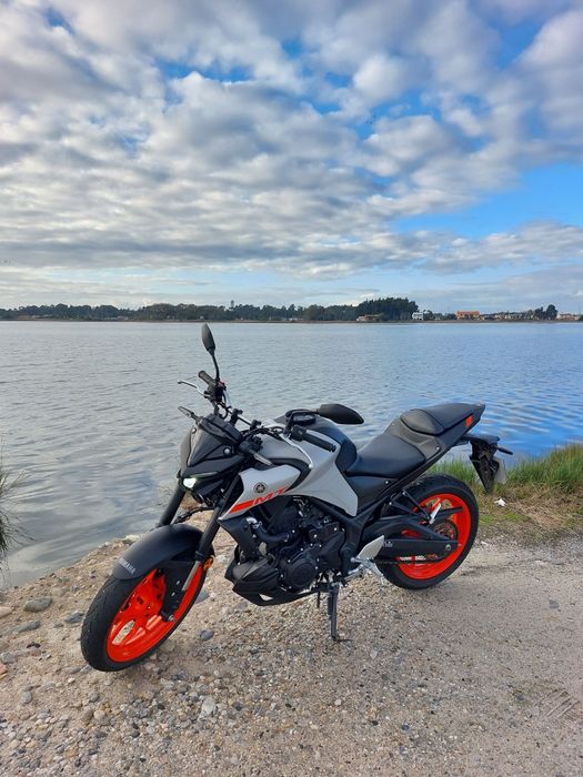 Mota Yamaha MT-03