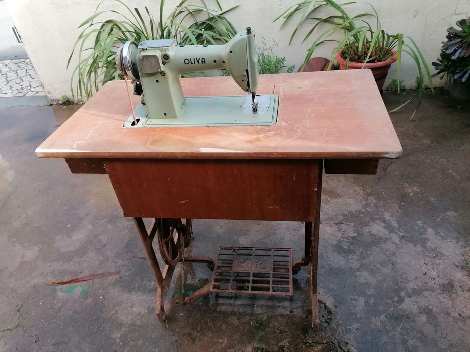 Máquina costura Olivia