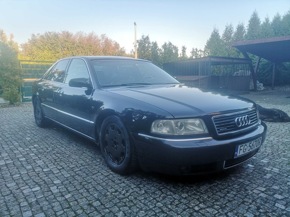 Audi A8 QUATTRO V8 !!
