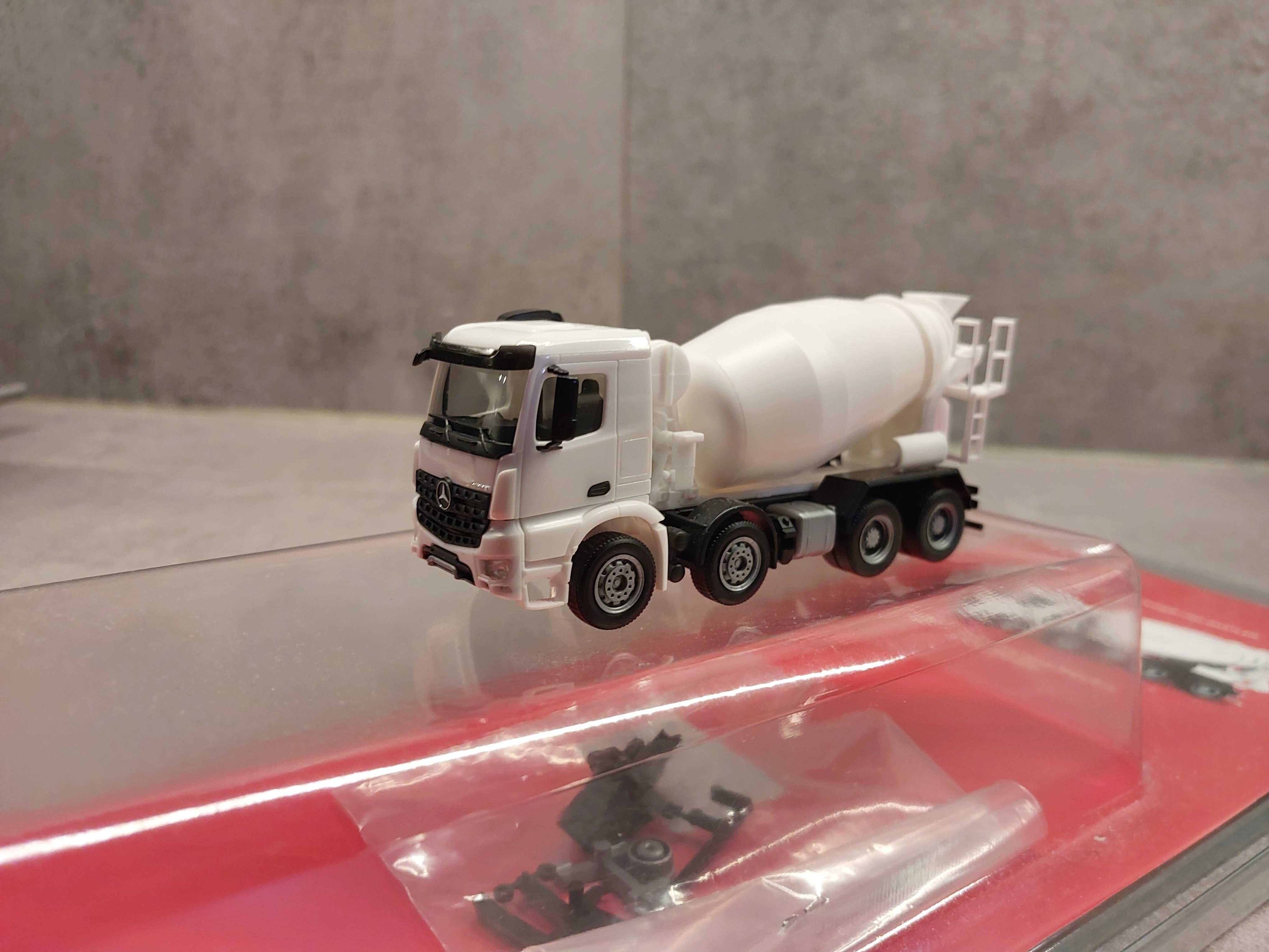 Herpa 013147 Mercedes-Benz Arocs M, betoniarka, 4-osiowa