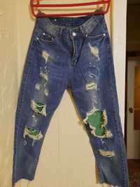 джинсы рваные модные