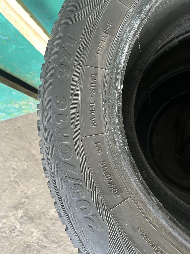 Продам гуму 205/70/R16 Нива