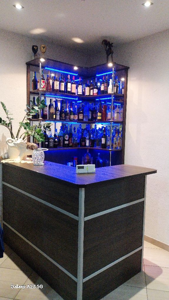 Barek do salonu .