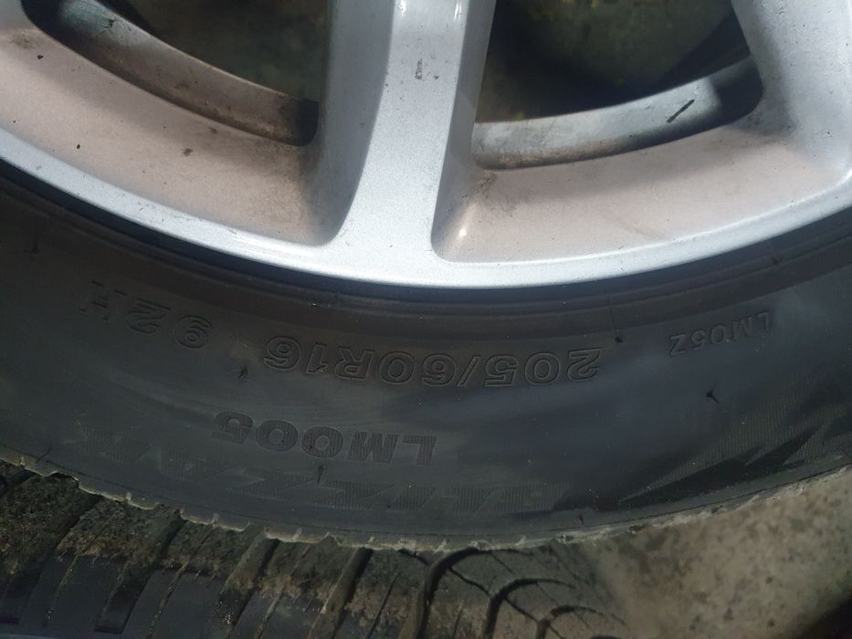 Koła Audi A4  B8 205/60/16z roku 2023  Bridgestone