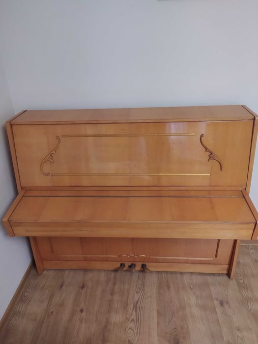 Продам фортепіано"Україна"