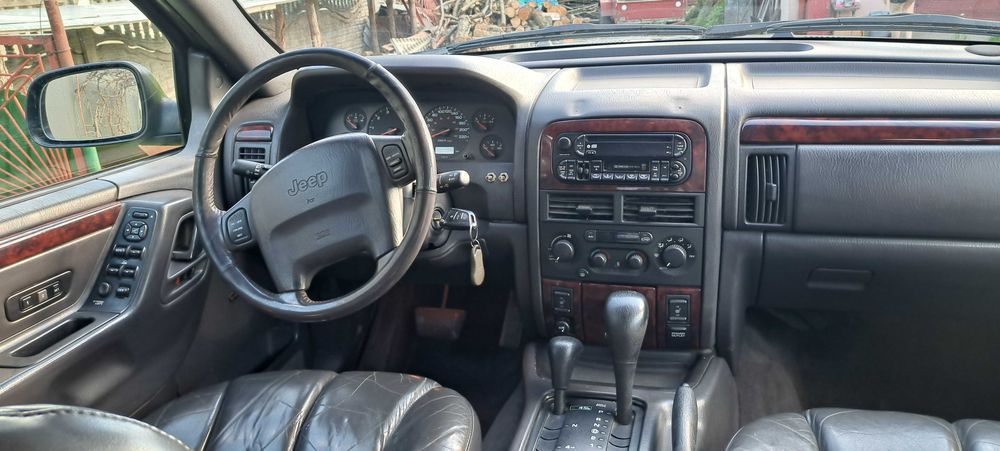 Jeep Grand Cherokee 4,7, V8, Limited, LPG, 4x4, hak, podniesiony, full