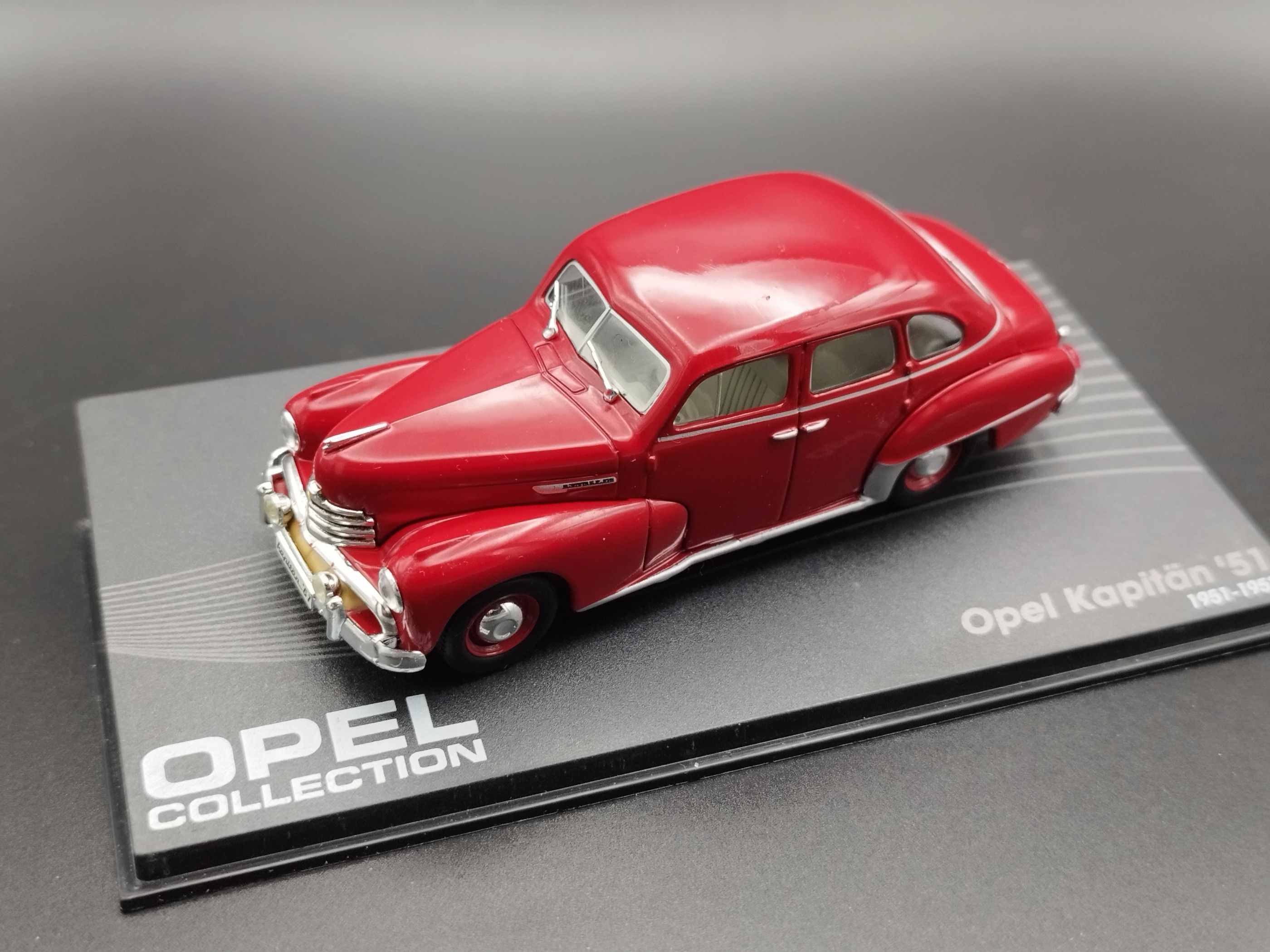 1:43 Opel Collection 1951-53 Opel Kapitan 51 model używany