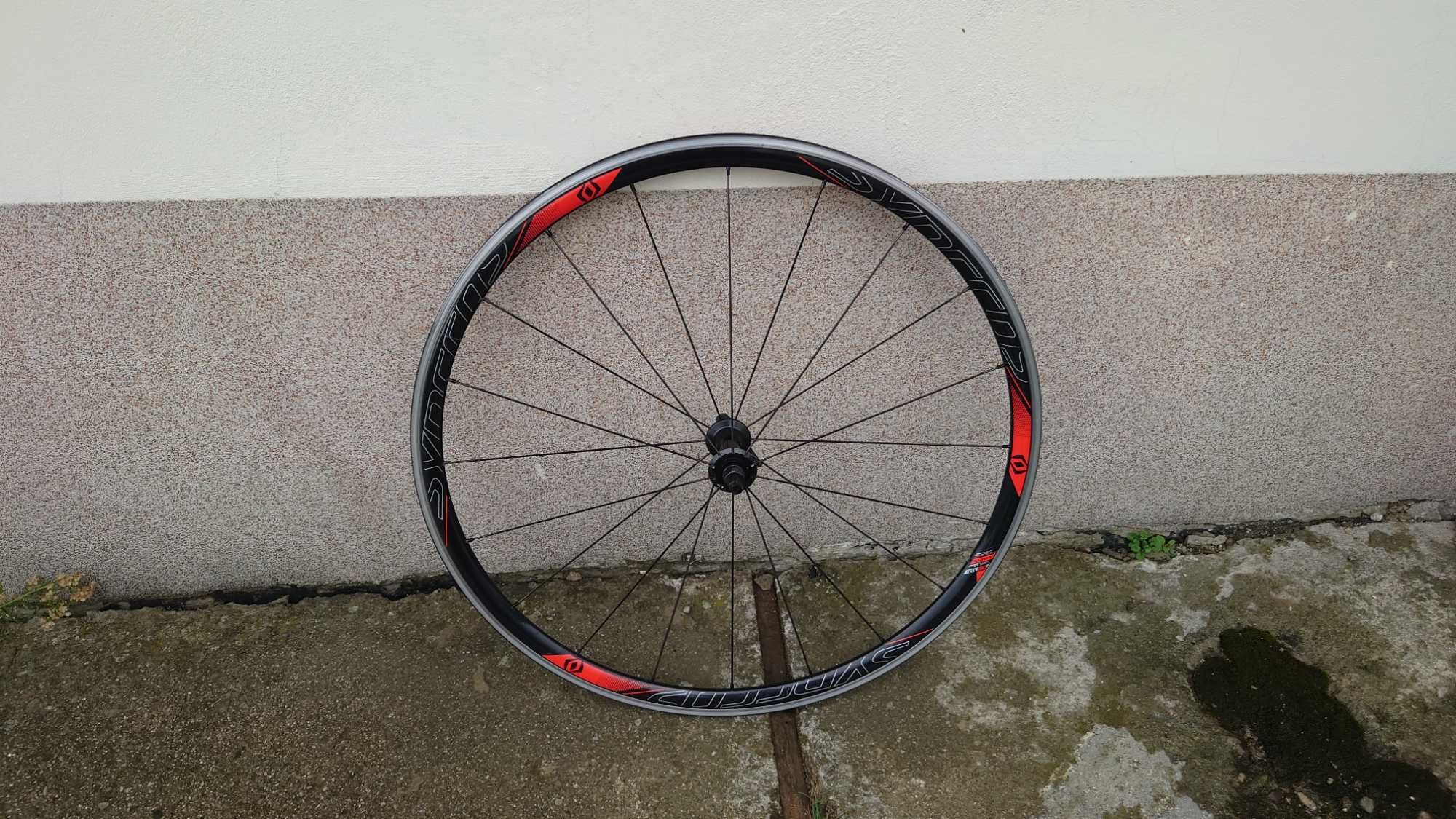 Koło rowerowe przód 28" 622 SYNCROS RR2.0 by DT SWISS 9x100 mm