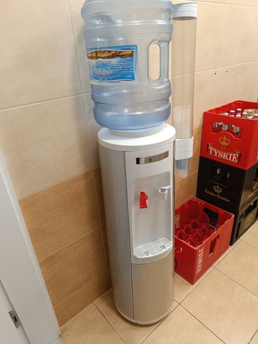 Dystrybutor wody gorącej zimnej