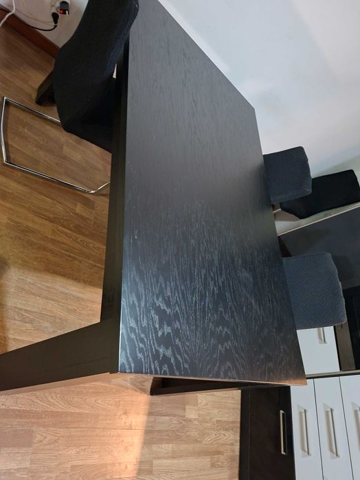 Mesa e  6 cadeiras