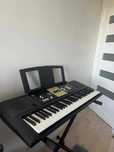 Keyboard YAMAHA ze statywem w bardzo dobrym stanie