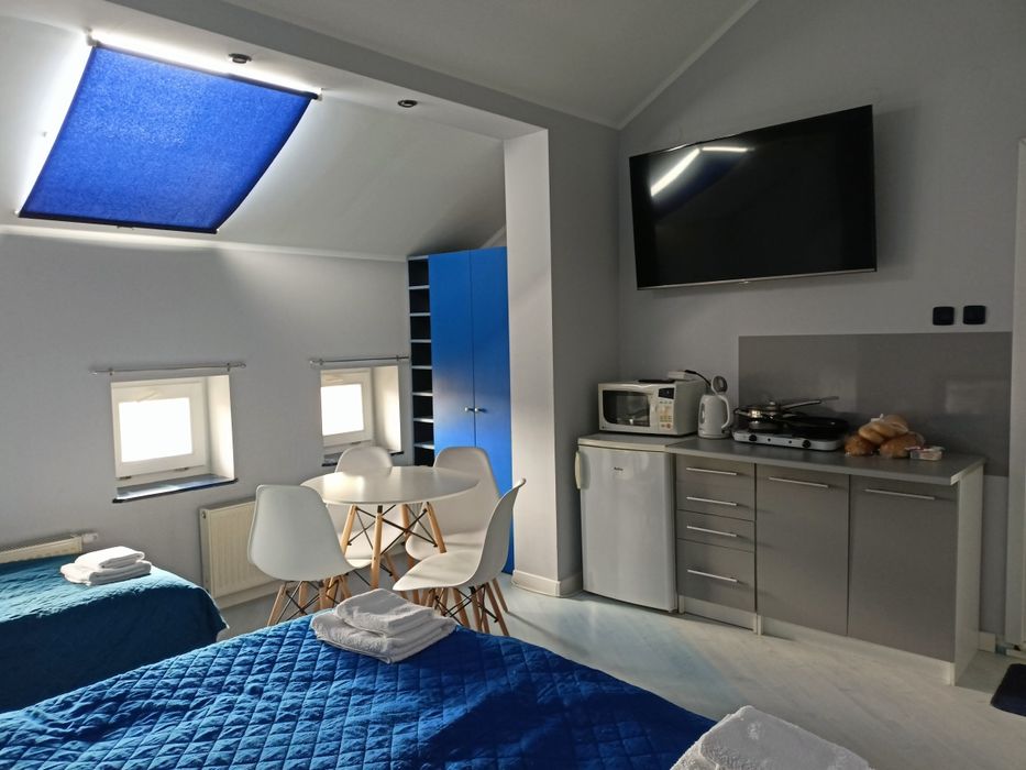 Pokoje z łazienkami,klima,Netflix, aneksy kuch.