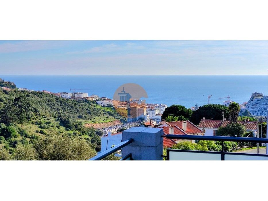 Apartamento T3 em Condominio Privado com Piscina. Vista Mar em Sesi...