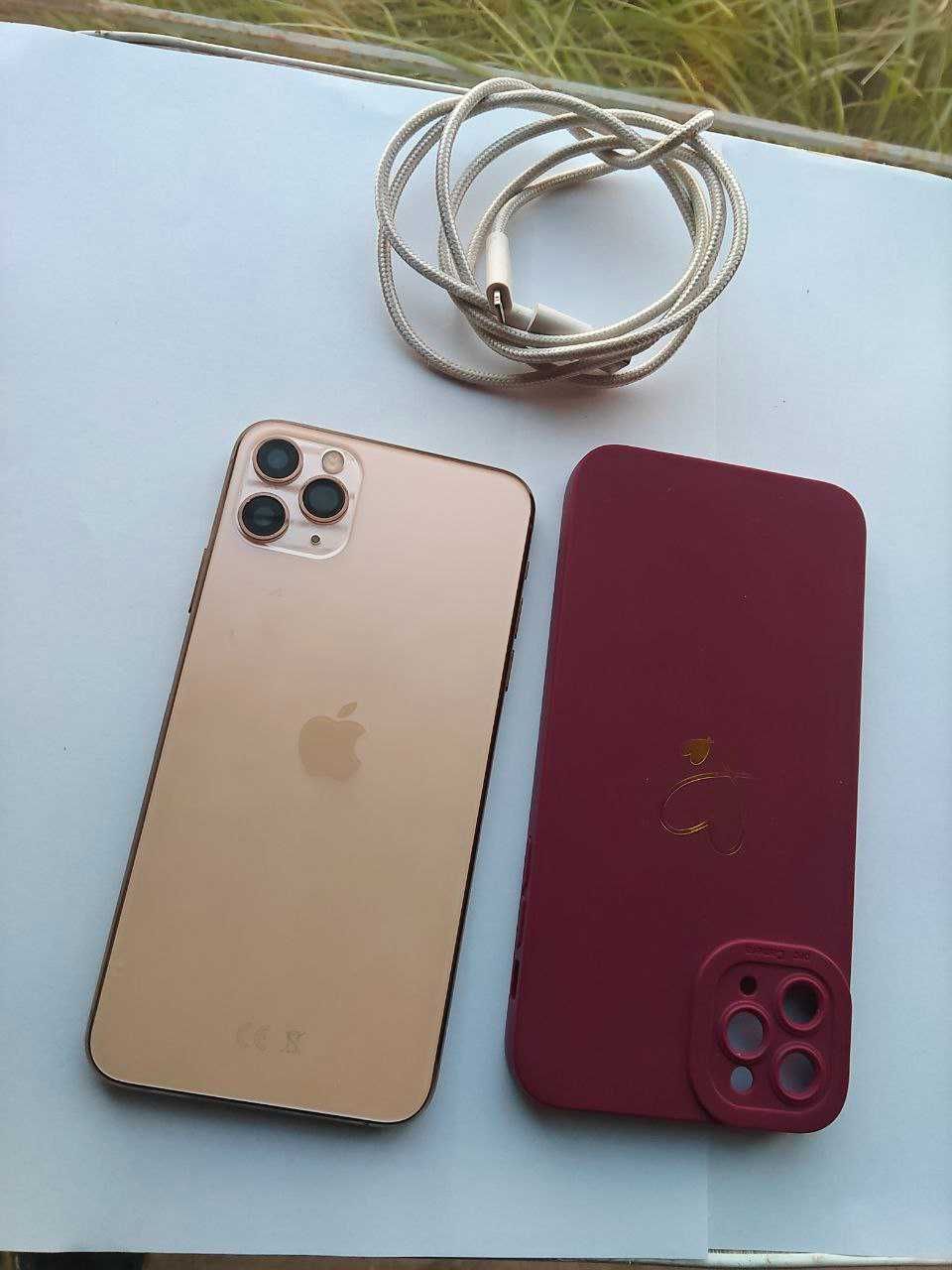 Новый iphone 11 pro max 265/4 c чехлом и проводом для зарядки