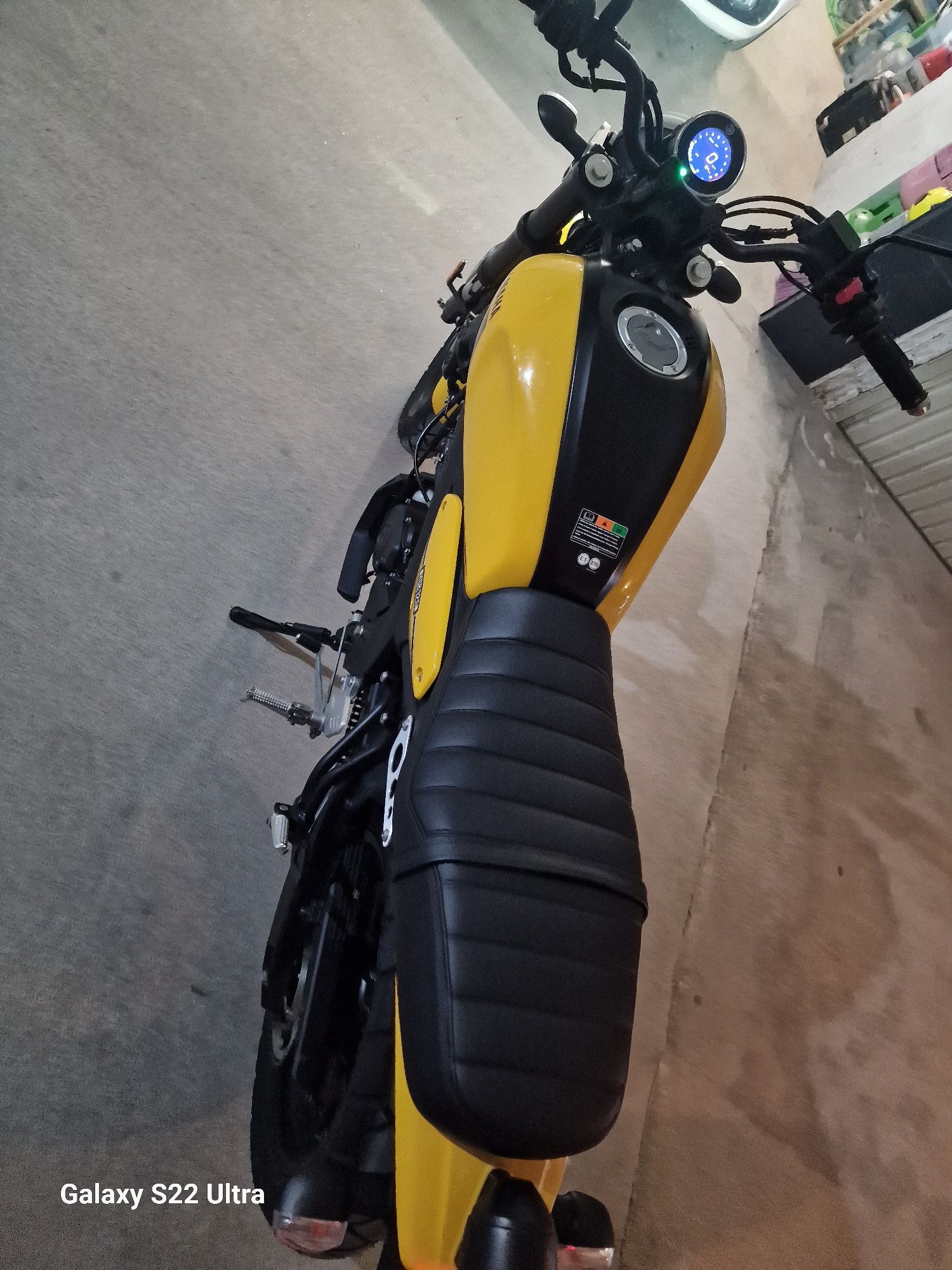 Vendo mota yamaha com apenas 80km