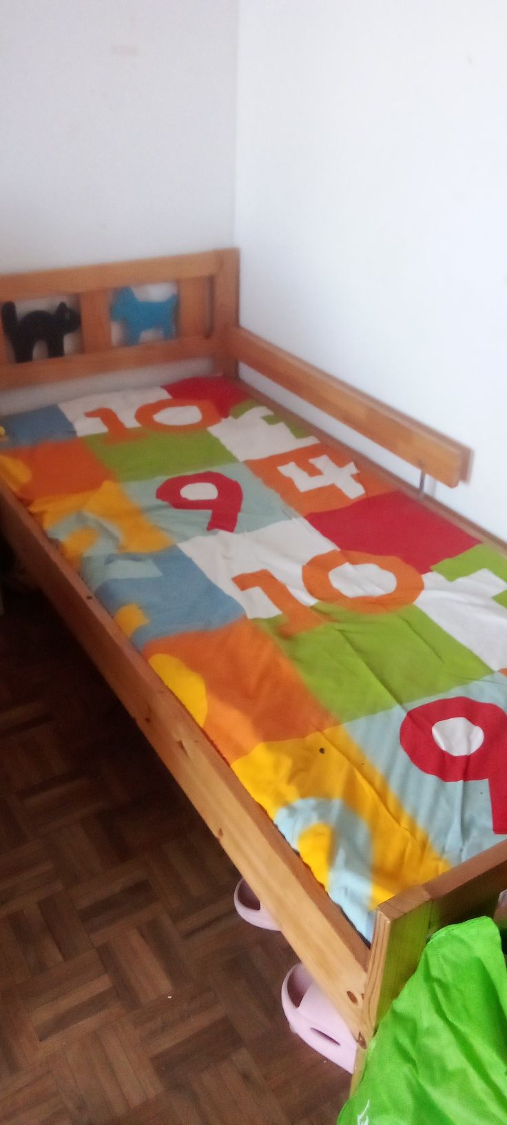cama de criança em bom estado