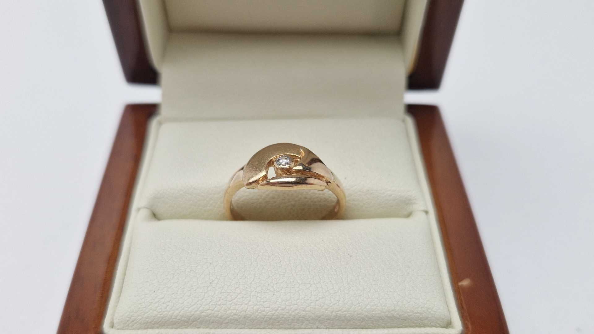 Elegancki złoty pierścionek 2,48g 585 14K R. 11