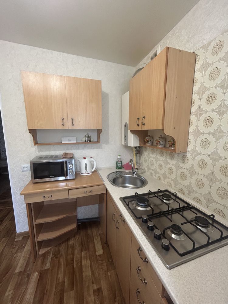1 кімнатна квартира подобово, погодинно в ЦЕНТРІ. Можливо  на місяць!
