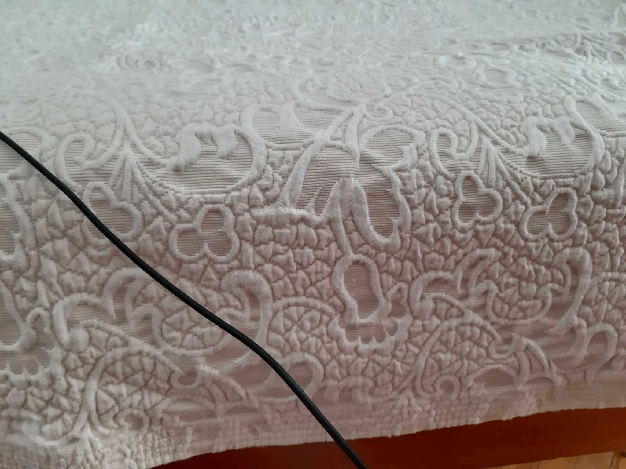 Piękna bawełniana narzuta z wytłaczanym wzorem 156x245 cm