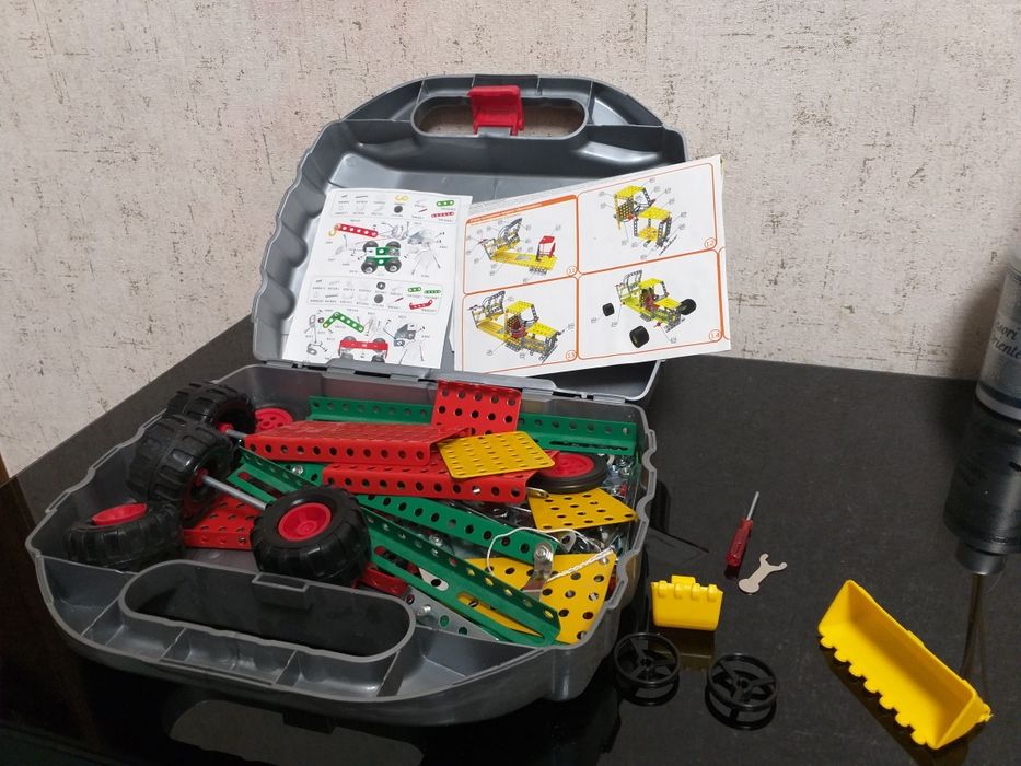 Конструктор металевий дитячий. Новий