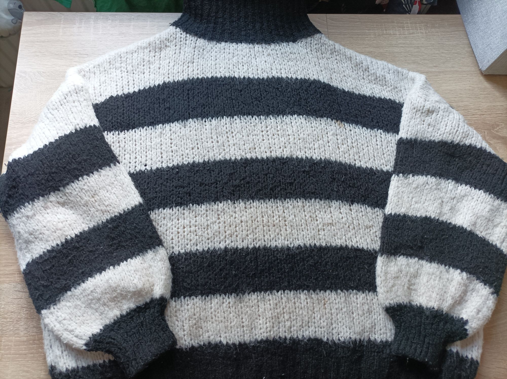 Mioni, golf/ sweter w pasy, biało czarne, uniwersalny, oversize