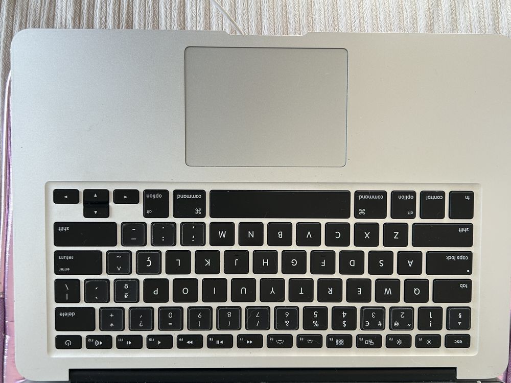 Apple Macbook Air A1466 13.3”