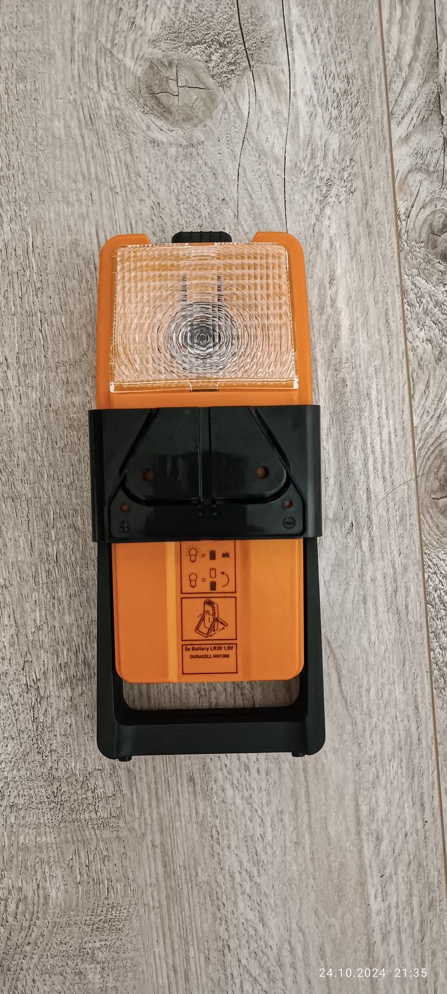 Nowa lampa ostrzegawcza awaryjna HELLA 3003