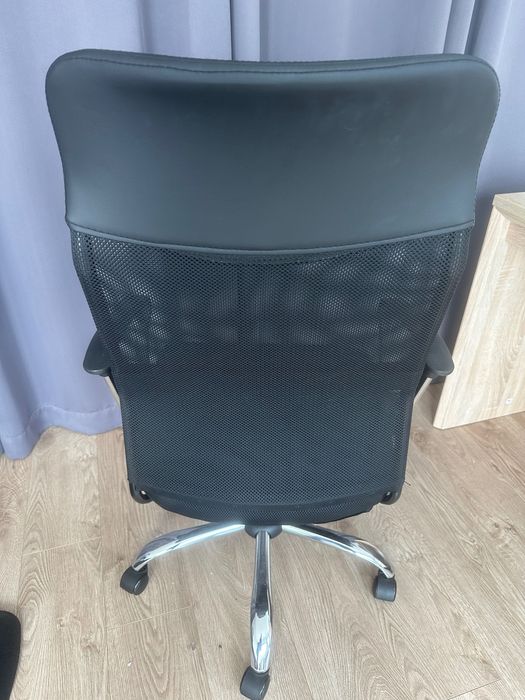 Escritório e cadeira