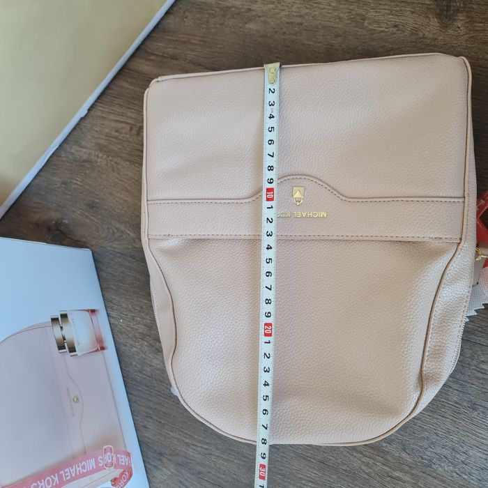 Michael Kors plecak plecaczek mały pudrowy róż logowany na ramiączkach