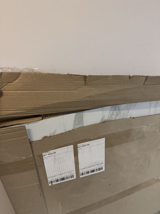 Blat kuchienny lazieńkowy w kolorze marmurowym (bardzo głęboki).