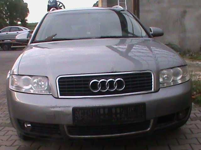 Audi A4 B6 kombi Lampa zderzak maska i fotele  drzwi LY7Q