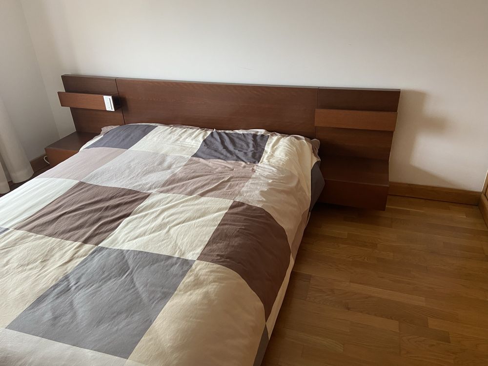 Cama de casal + 2 mesas de cabeceiras