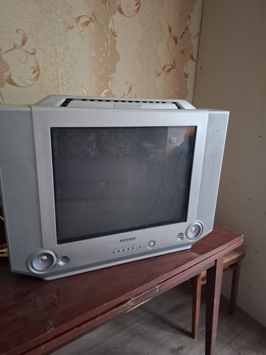 Телевізор Samsung із приставкою Т2