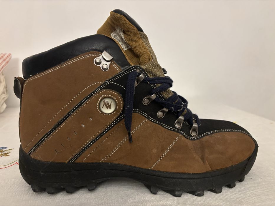 Buty męskie trekkingowe r. 46 f. New Age