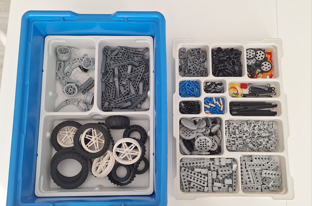 LEGO Mindstorms NXT 2.0 - zestaw edukacyjny do nauki Robotyki