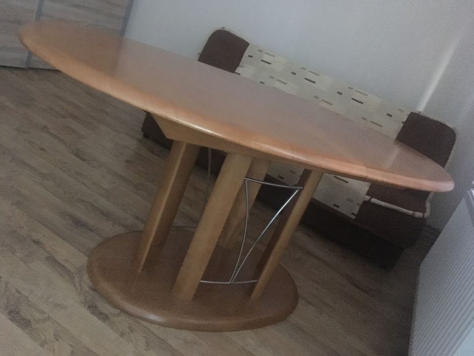 Sprzedam stół rozkładany z kompletem 6 krzeseł