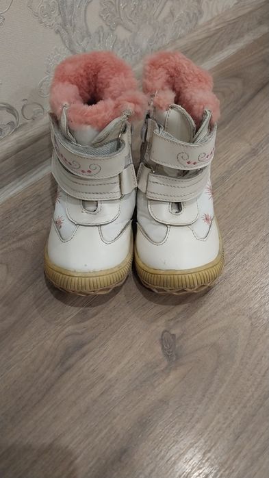 Зимние кожаные ботинки на девочку