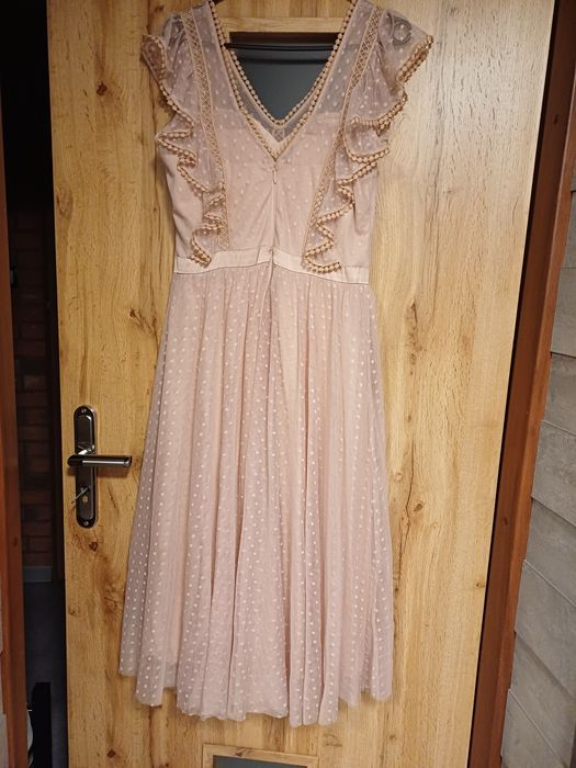 Sukienka damska midi na specjalne okazje