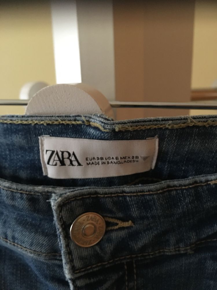 Calca De Ganga da marca Zara