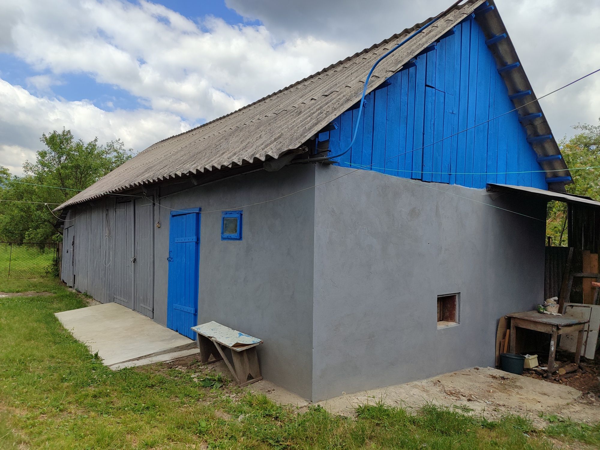 Продається будинок біля Карпат з власним ставком. Безпека, тиша, приро
